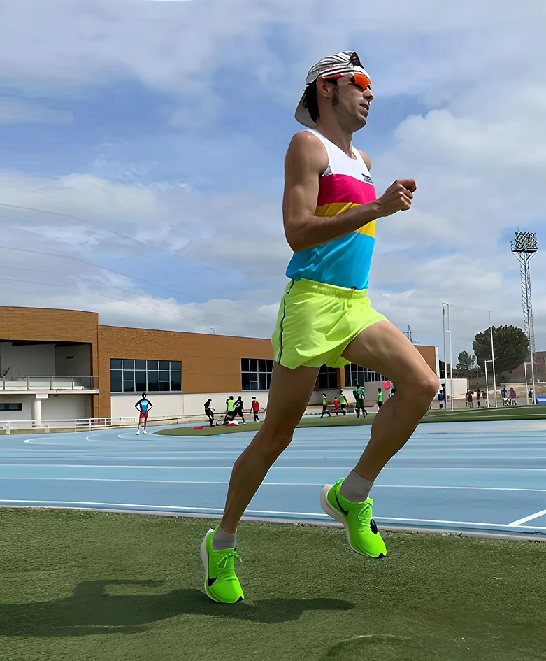 Borja Perez Batet Atleta Entrenador personal atletismo online español Born2Run Madrid España